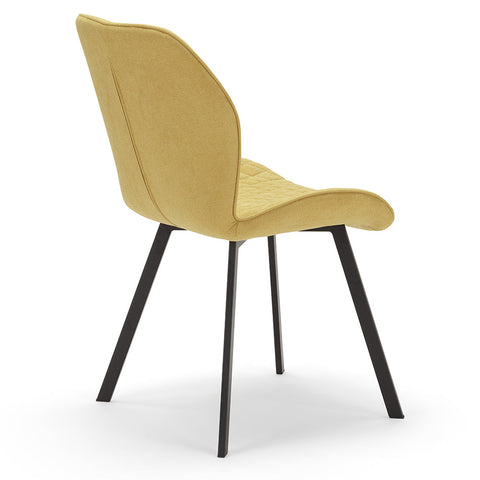 Sedia imbottite in tessuto senape con gambe in metallo
