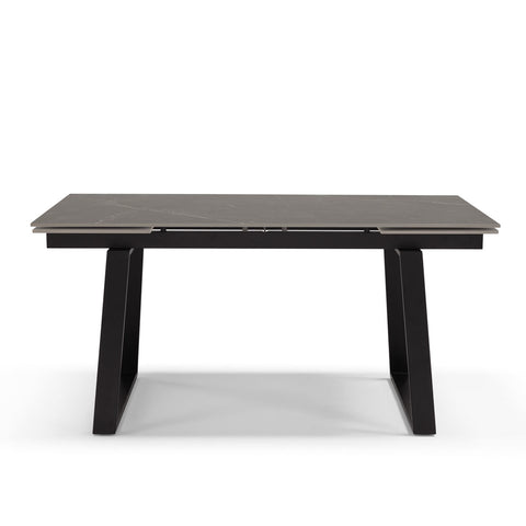 Tavolo con top in grès ceramico effetto pietra grigia e struttura in metallo