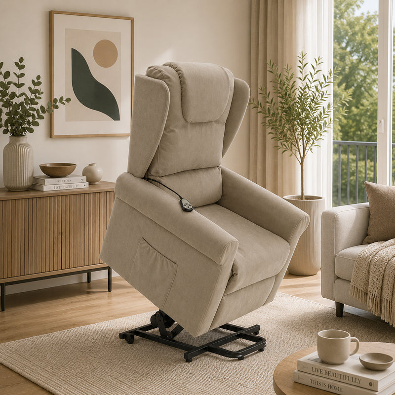 Poltrona relax elettrica Detroit con funzione alzapersona Lift e reclinazione motorizzata, progettata per offrire massimo comfort e autonomia. Ideale per anziani, persone con disabilità o difficoltà motorie, facilita il passaggio dalla posizione seduta a quella eretta in totale sicurezza. Lo schienale alto ergonomico e i braccioli imbottiti garantiscono sostegno ottimale durante il relax quotidiano.