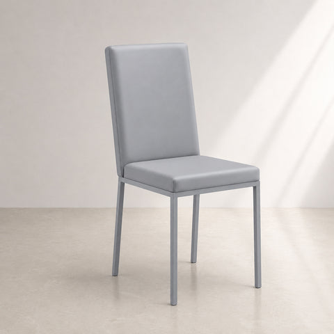 Sedia moderna in ecopelle grigio ice con struttura in metallo verniciato tono su tono