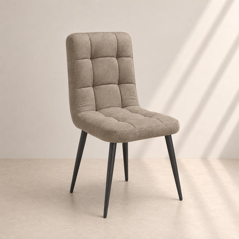Sedia imbottita moderna color tortora invecchiato con gambe in metallo e schienale trapuntato