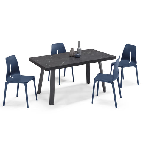 Tavolo con top in legno effetto pietra nera e gambe in metallo con sedie in polipropilene