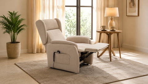 Poltrona Firenze Redokasa relax elettrica reclinata in tessuto beige in un luminoso soggiorno contemporaneo